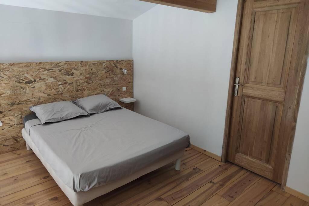 Logement Tout Confort Au Calme Entre Saint Tropez Et Les Gorges Du Verdon 르토로네 외부 사진