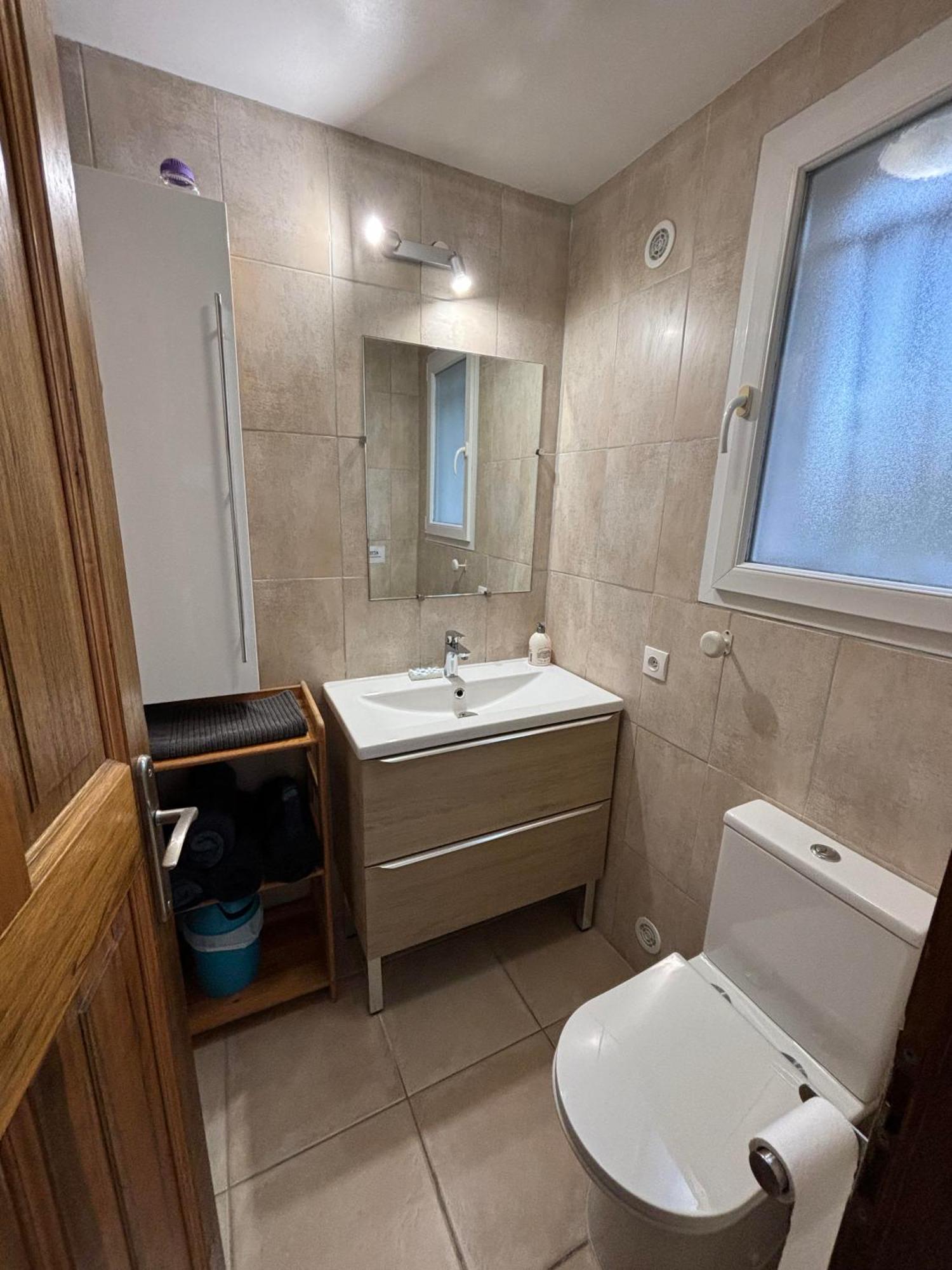 Logement Tout Confort Au Calme Entre Saint Tropez Et Les Gorges Du Verdon 르토로네 외부 사진