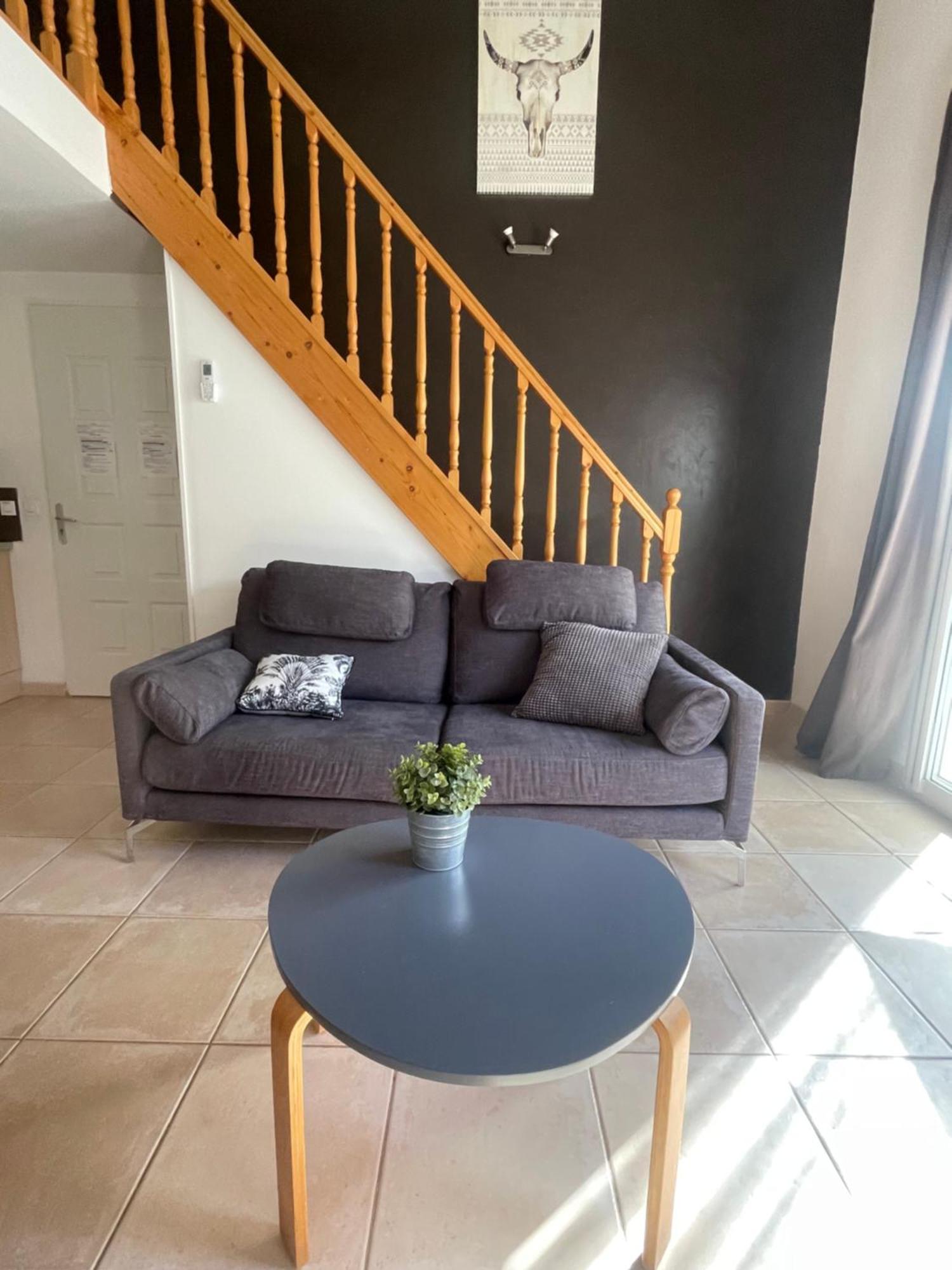 Logement Tout Confort Au Calme Entre Saint Tropez Et Les Gorges Du Verdon 르토로네 외부 사진