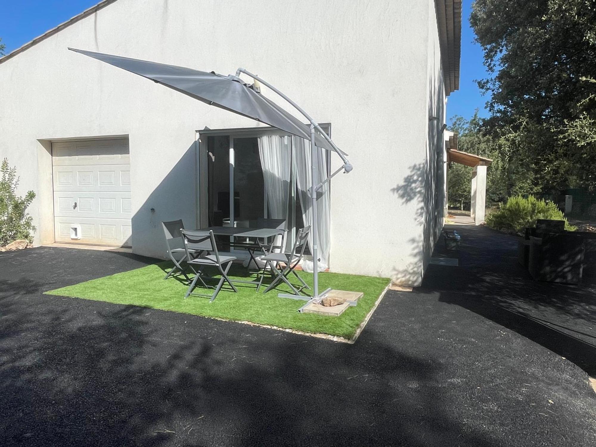 Logement Tout Confort Au Calme Entre Saint Tropez Et Les Gorges Du Verdon 르토로네 외부 사진